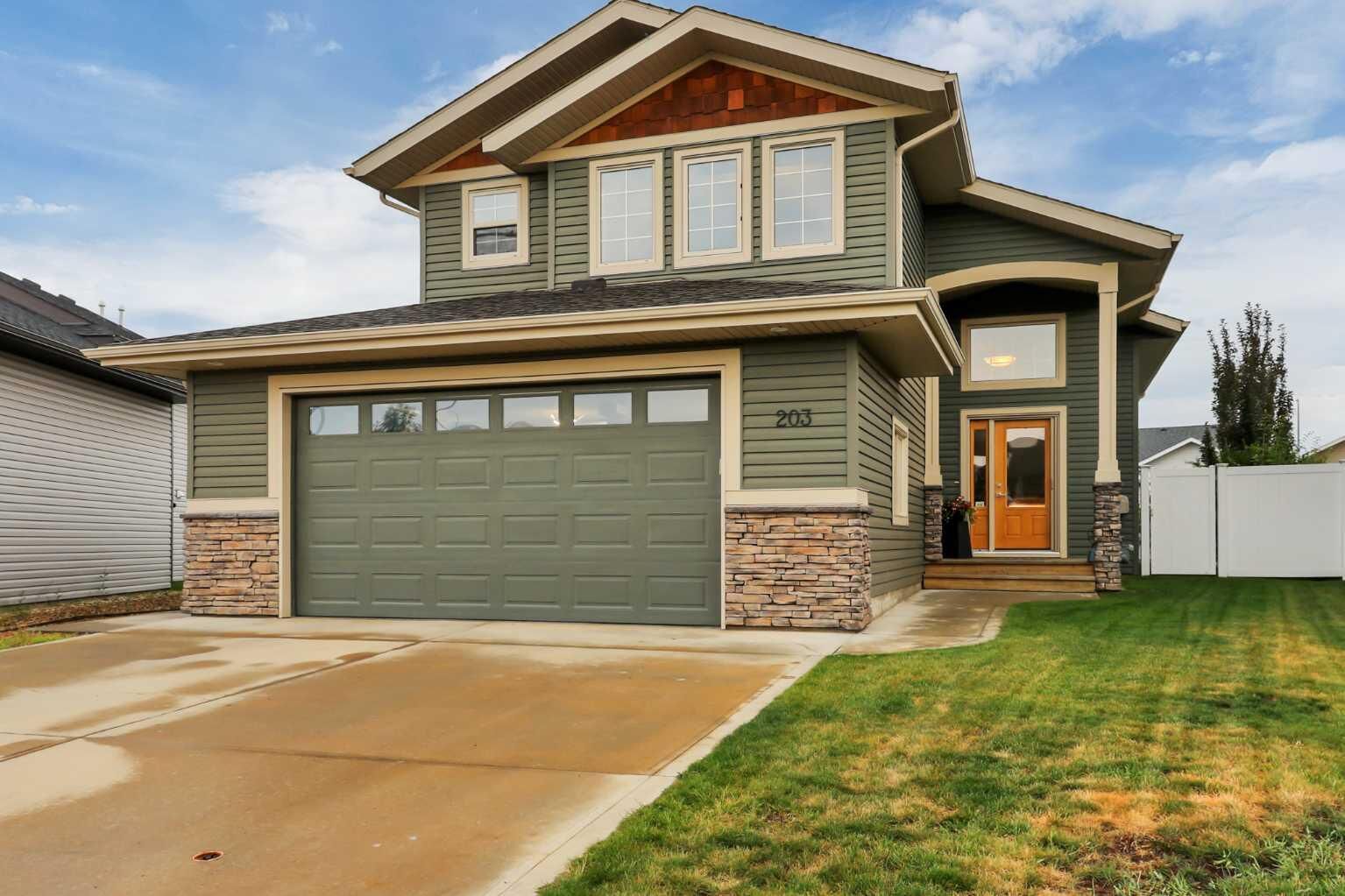 Property Photo: 203 Cedar Square AB T4M 0A4