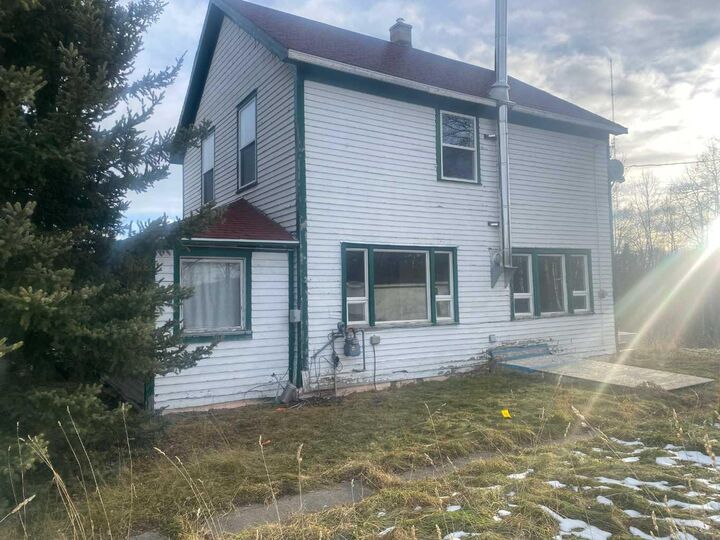 Property Photo: 5105 Valley Street AB T0E 1X0