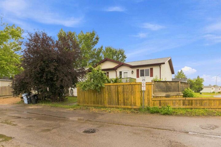 Property Photo:  120 Greenwich Lane  AB T9H 3Z1 