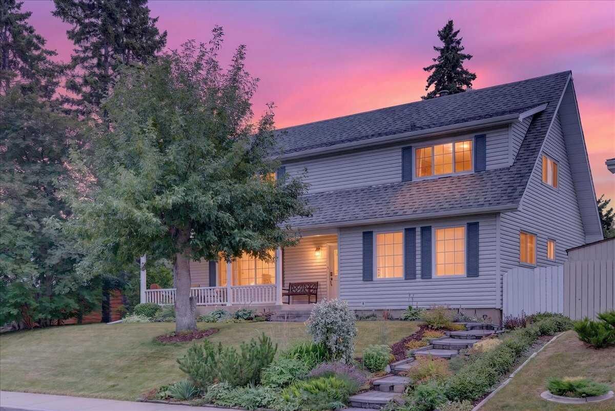 Property Photo: 1707 107 Avenue SW AB T2W 0C3