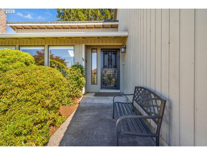 Property Photo:  3010 NE Linden Ave  OR 97030 