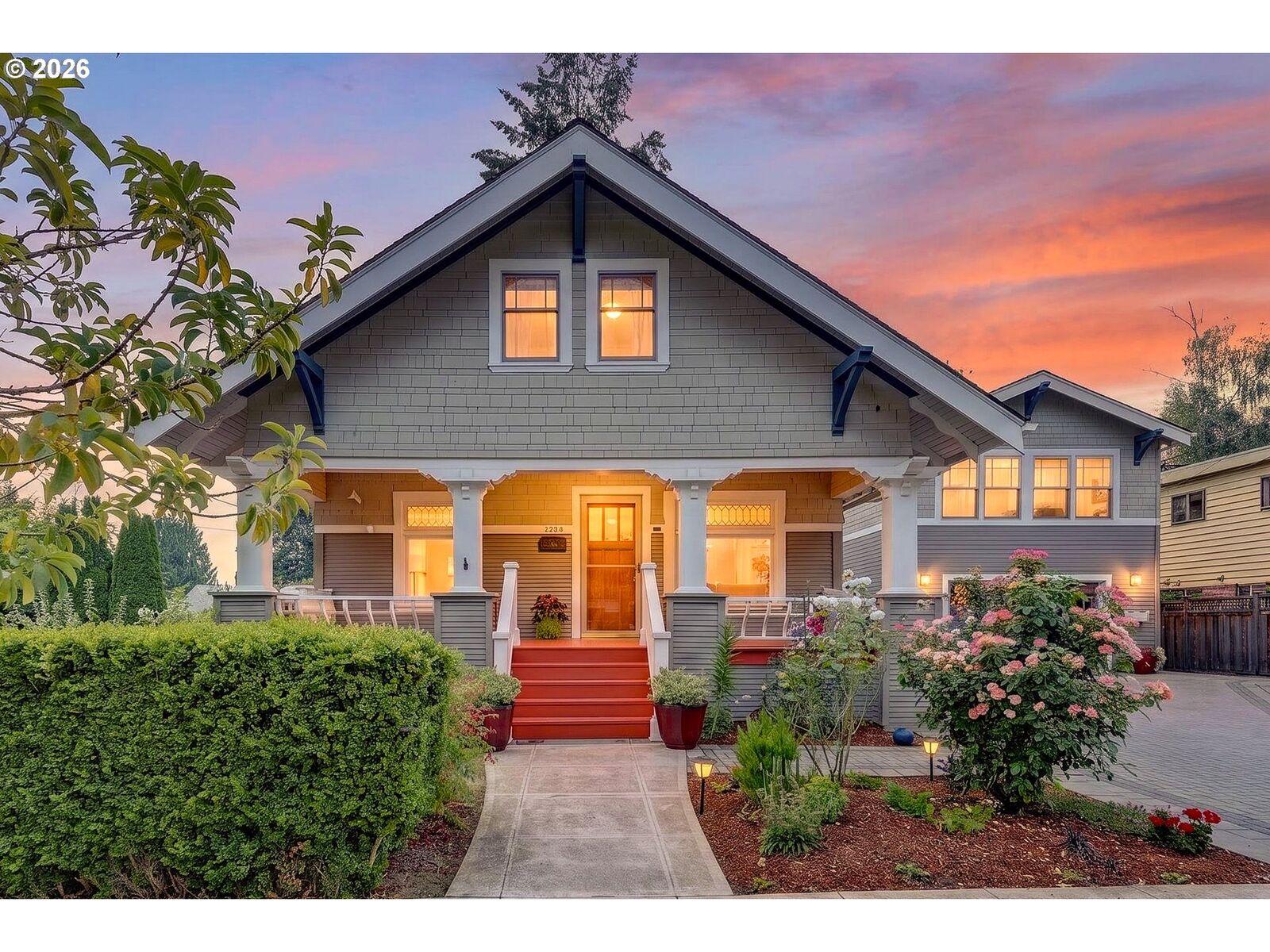 Property Photo: 3803 SE 41st Ave OR 97202