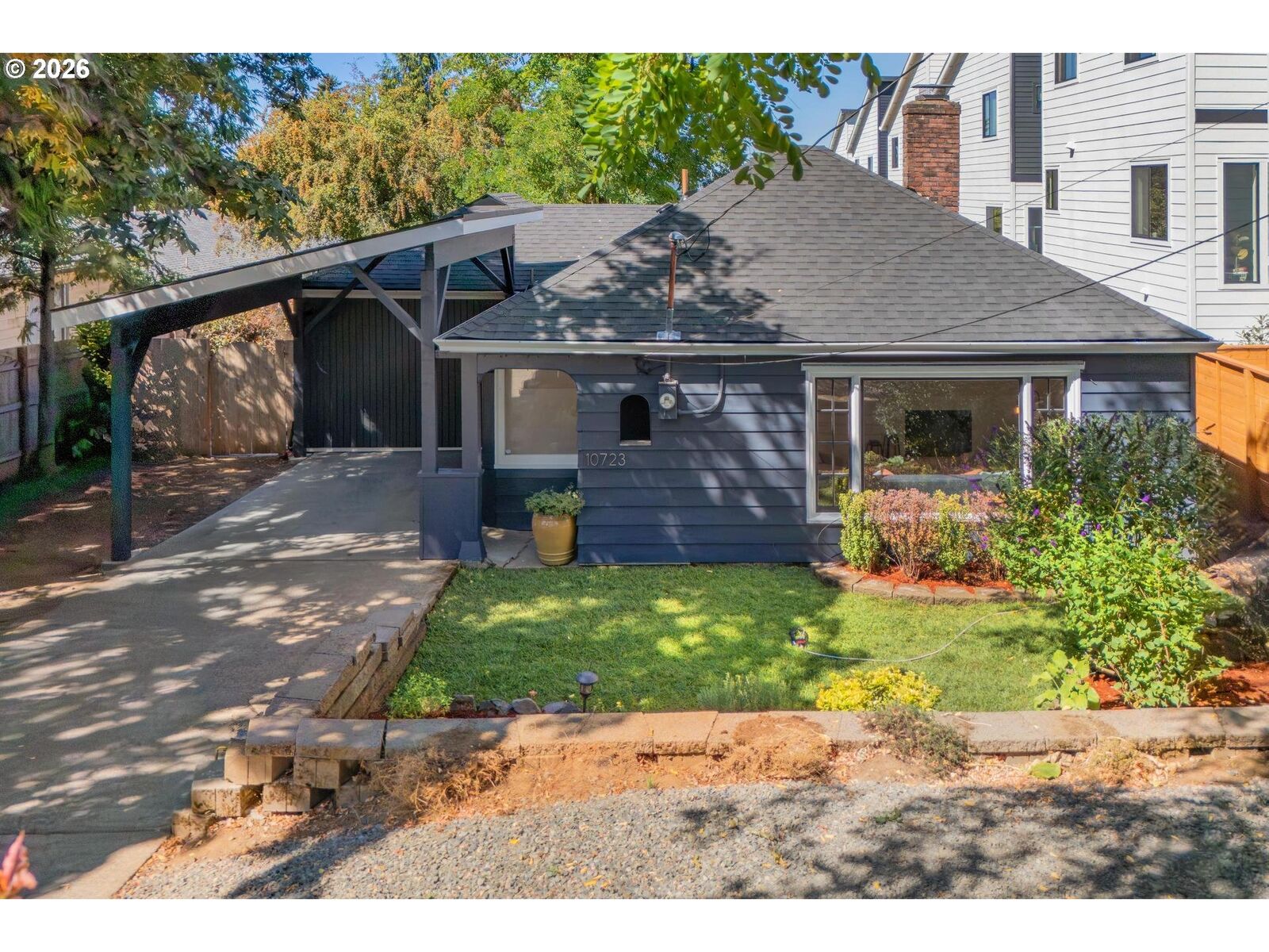 Property Photo: 10723 NE Fremont St OR 97220