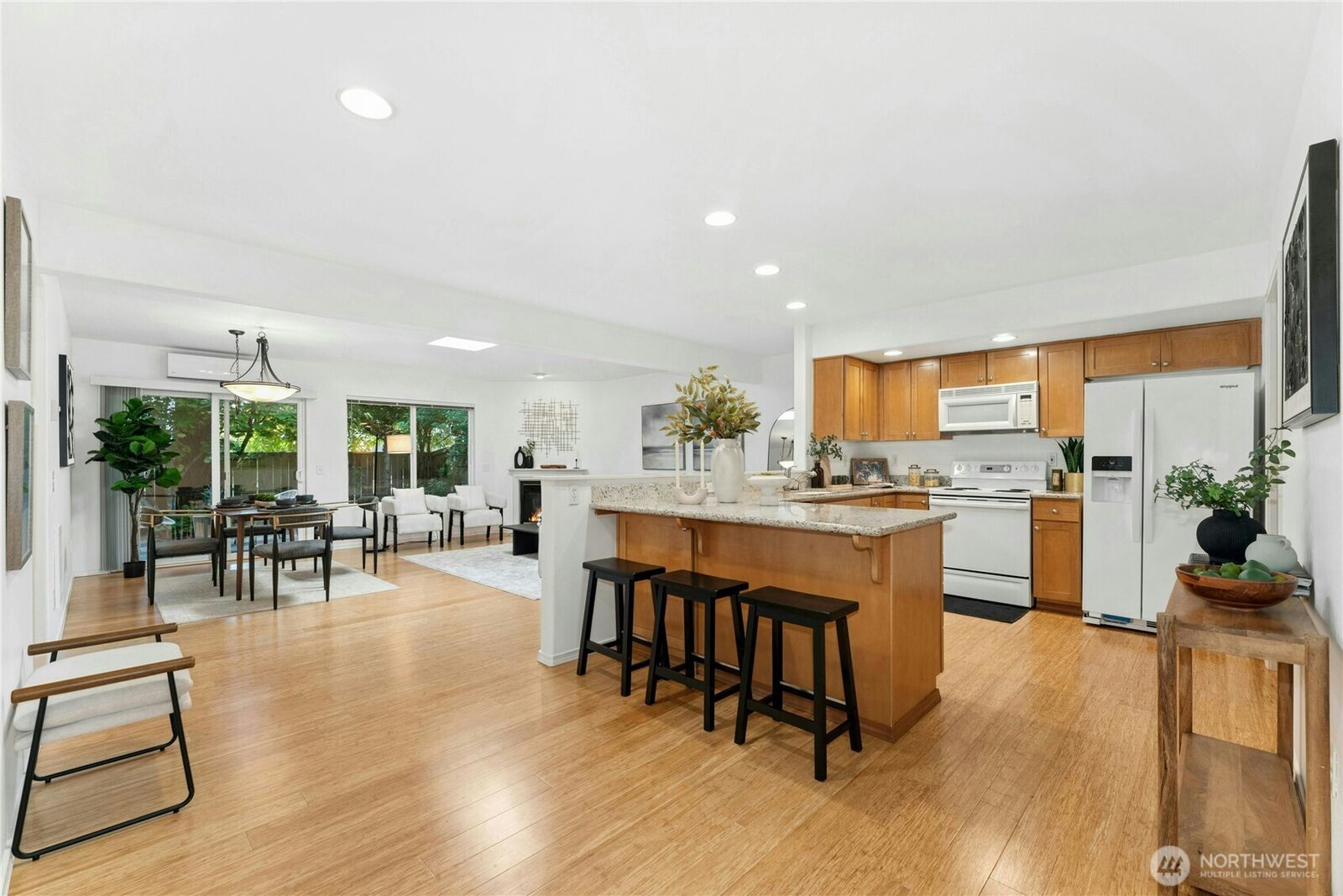 Property Photo:  7704  196th Street SW A  WA 98026 
