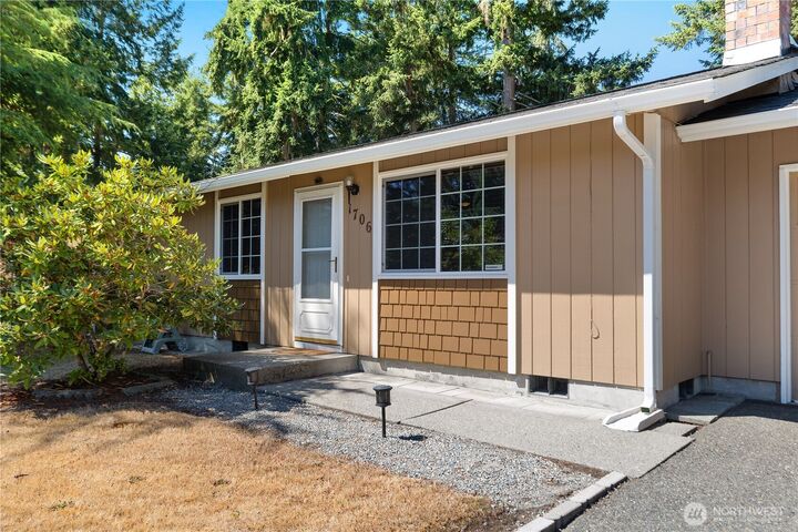 Property Photo:  1706  Foxfire Drive SE  WA 98513 