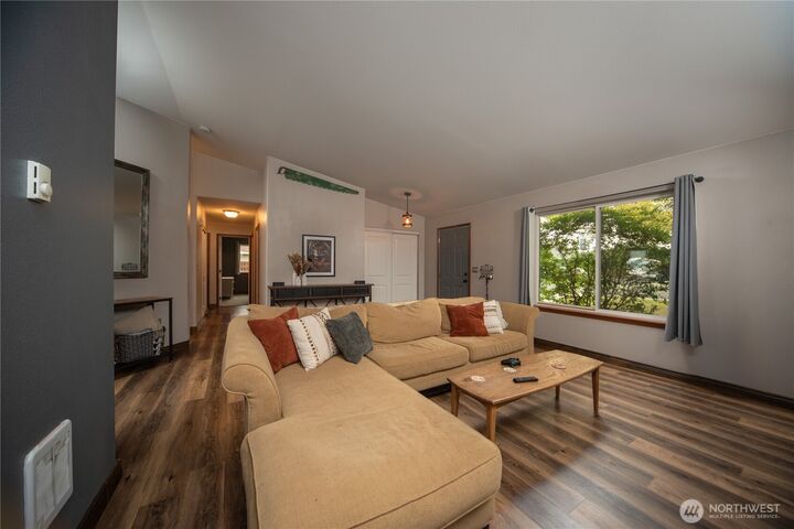Property Photo: 200 E Kristen Avenue WA 98926