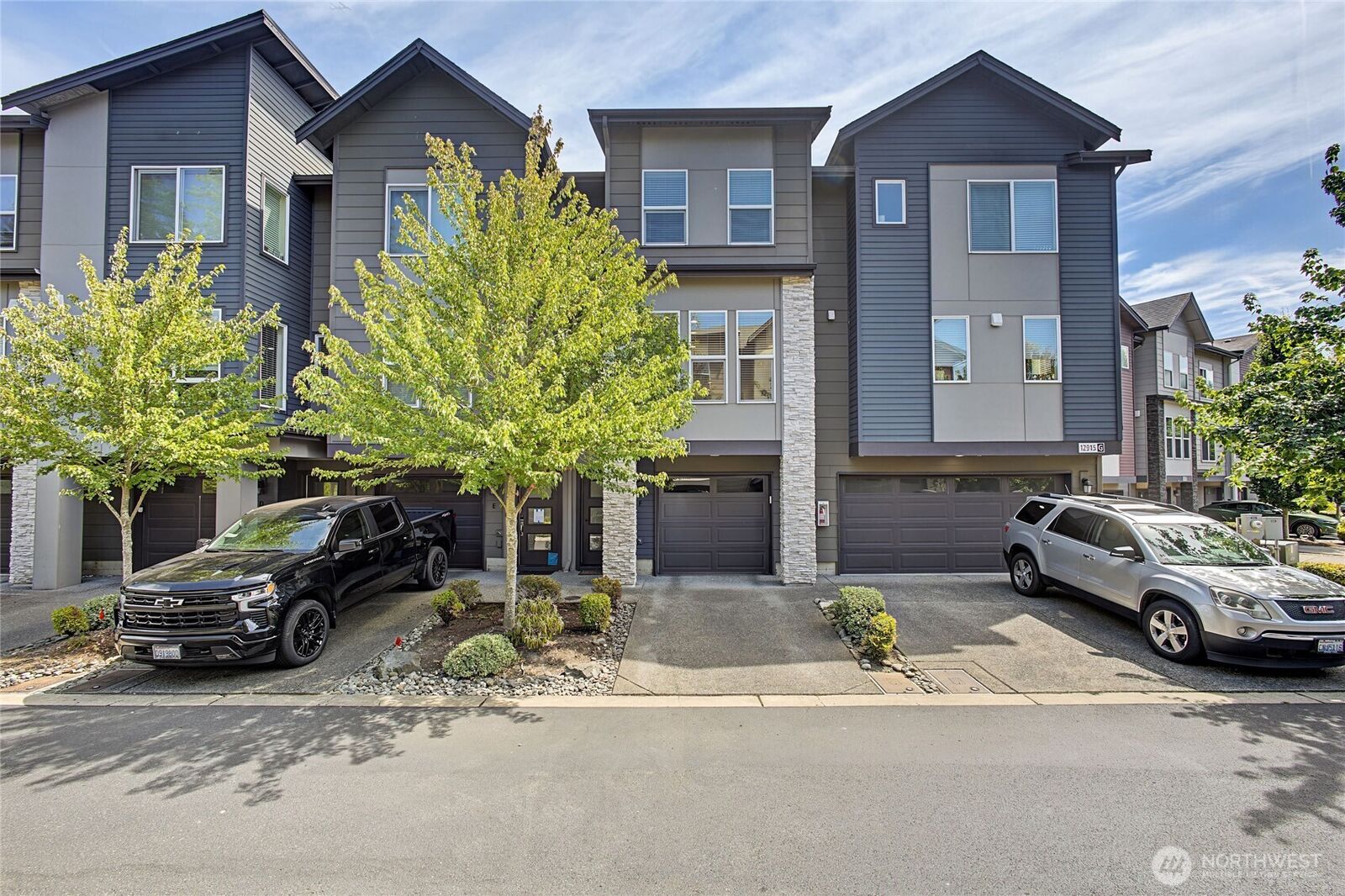 Property Photo: 12915 20th Dr W F WA 98204
