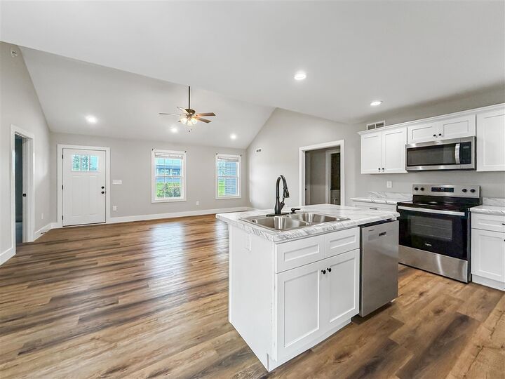 Property Photo:  1064 N Main Street  KY 42276 