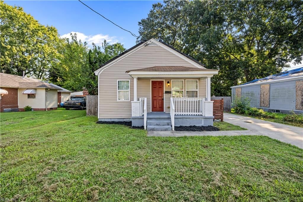 Property Photo:  2509 Evergreen Pl  VA 23704 