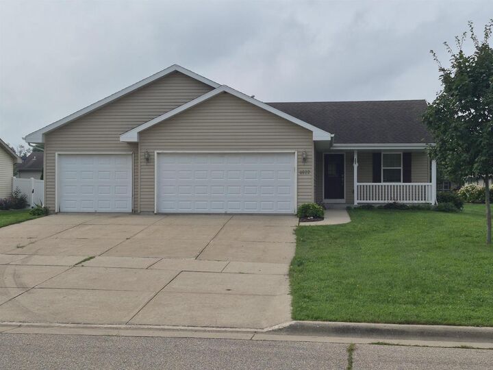 Property Photo:  4022 Kingsford Drive  WI 53546 