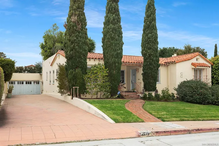 Property Photo:  2219 La Callecita  CA 92103 