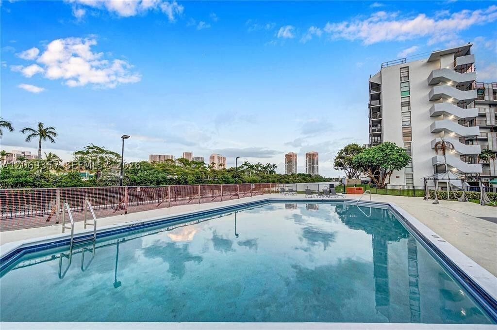 Property Photo:  3401 N Country Club Dr Ei-216  FL 33180 