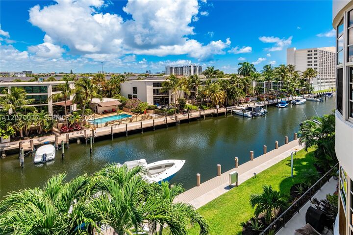 Property Photo:  3051 NE 48th St 406  FL 33308 