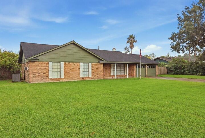 Property Photo: 8408 Friar Tuck TX 77632