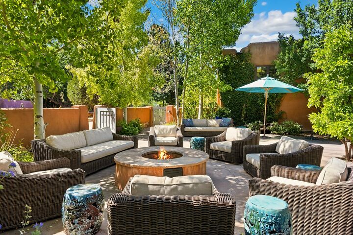 Property Photo: 414 Acequia Madre NM 87505