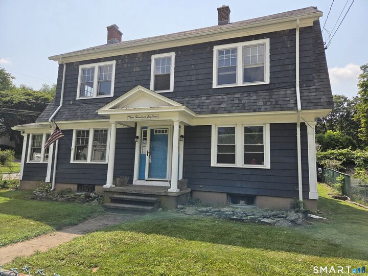 Property Photo:  318 Middle Turnpike East  CT 06040 