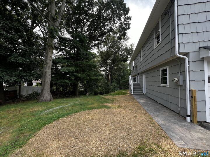 Property Photo:  485 Peet Street  CT 06606 
