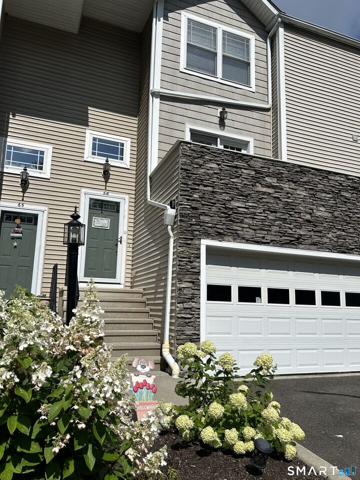 Property Photo:  66 Stetson Place 66  CT 06811 