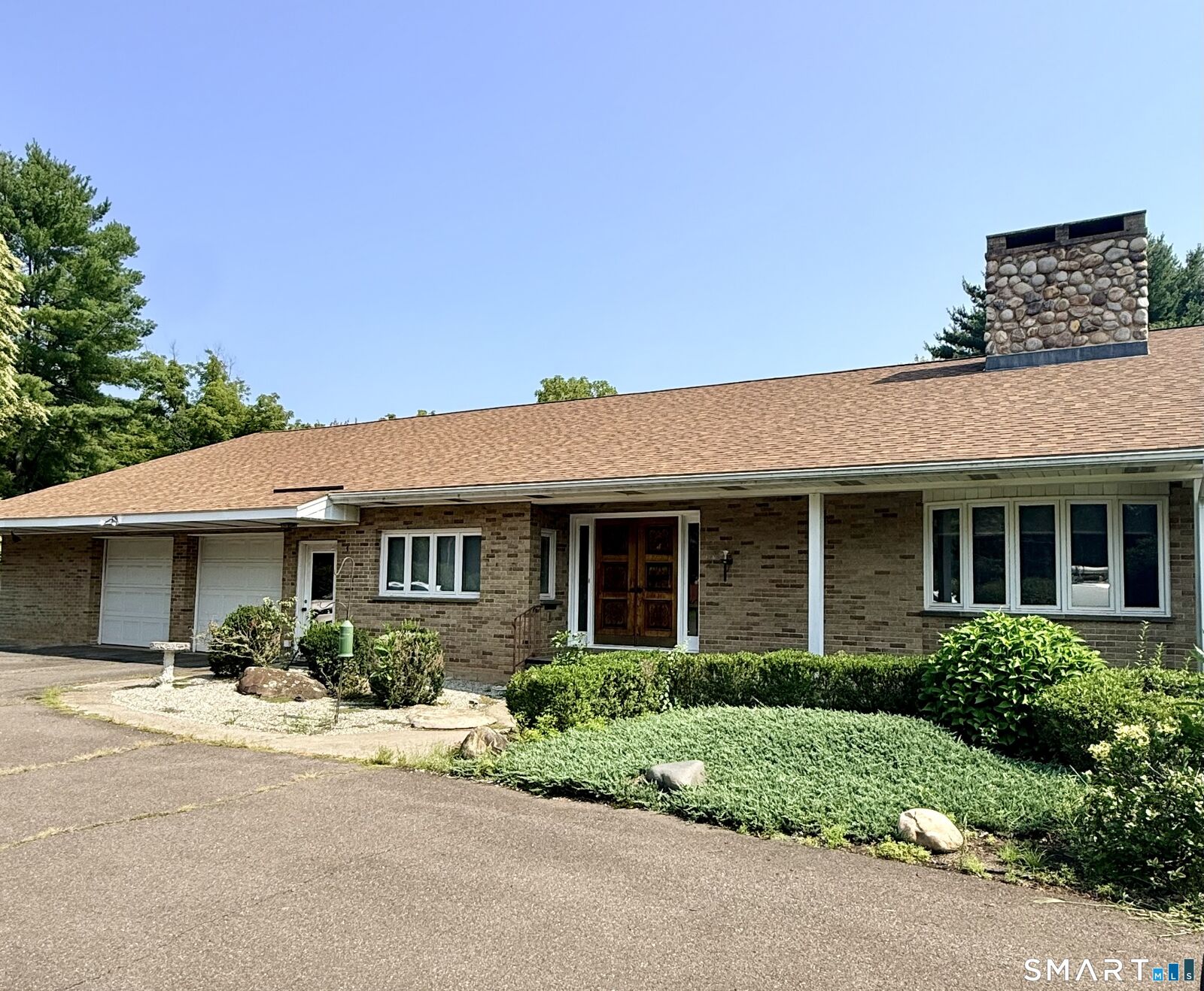 Property Photo:  307 North Road  CT 06016 