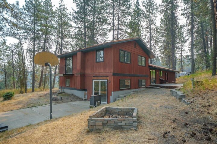 Property Photo:  2505 N Christensen Rd  WA 99022 