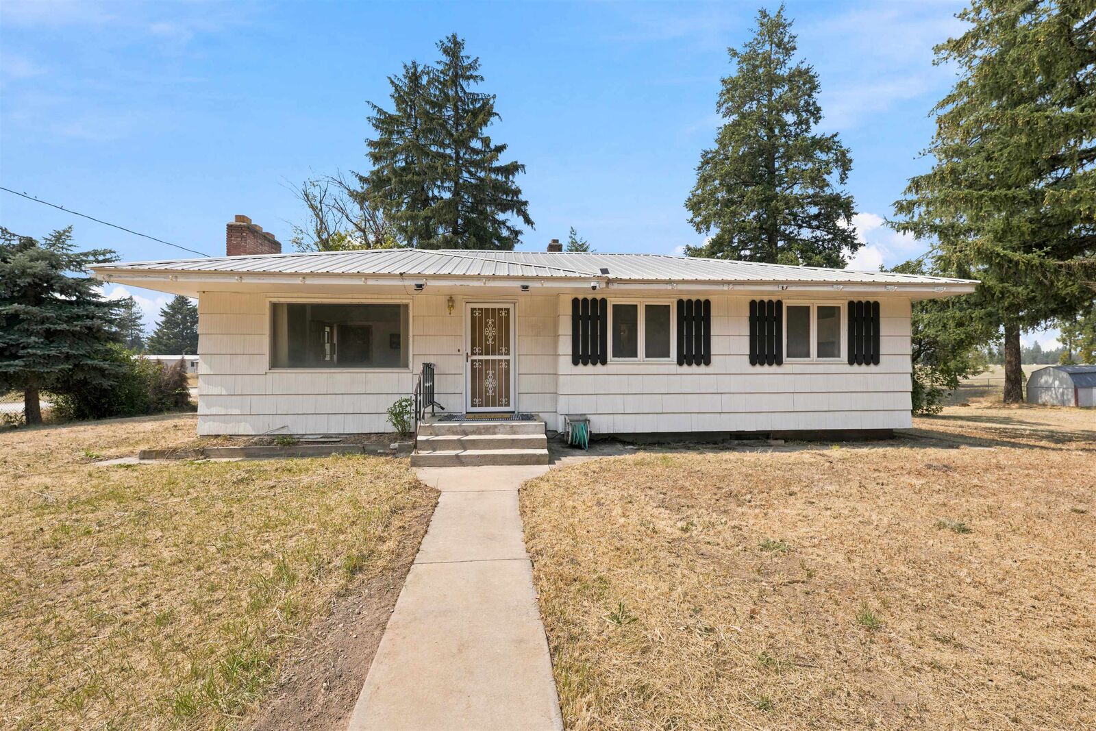 Property Photo: 703 N 2nd St WA 99173