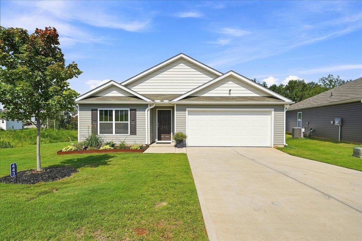 Property Photo: 443 Valencia Circle SC 29385