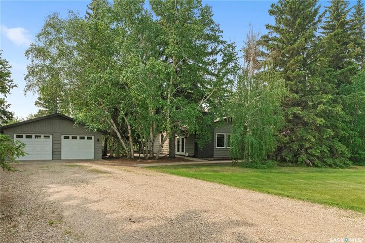 Property Photo:  706 2nd Avenue  SK S0K 0N0 