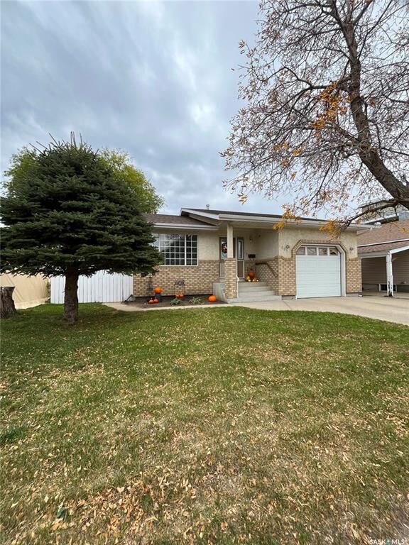 Property Photo:  926 Henry Street  SK S4A 1N6 