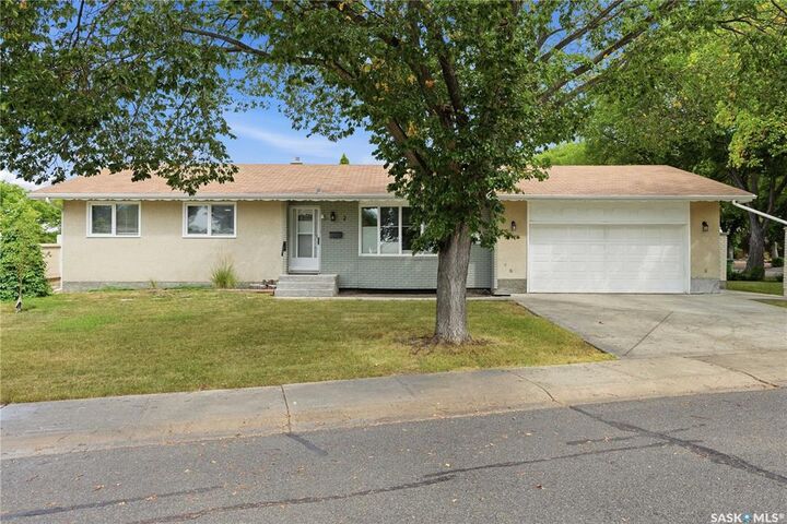 2 Springstein Avenue — photo 1