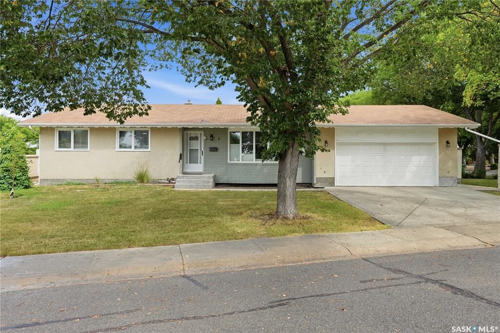 Property Photo: 2 Springstein Avenue SK S4R 7H7