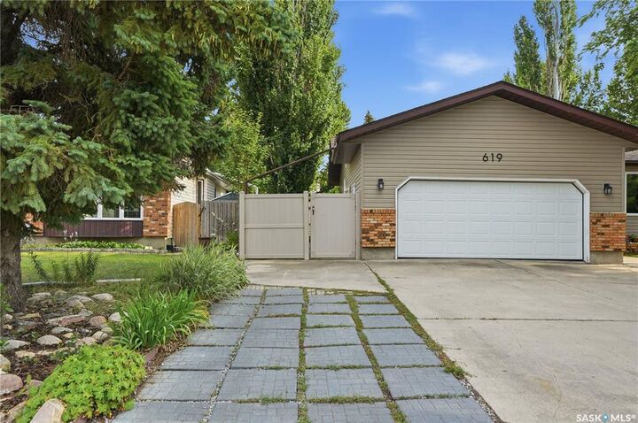Property Photo:  619 Addie Crescent  SK S7N 3K6 