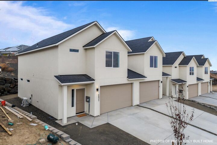 Property Photo:  5865 W 40th Ct  WA 99338 