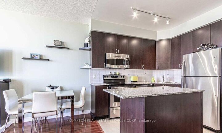 Property Photo:  223 Webb Drive 2404  ON L5B 0E8 