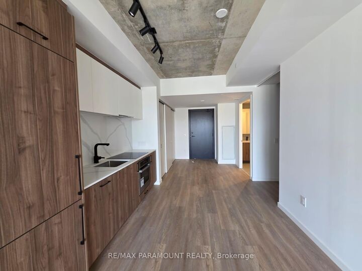 Property Photo:  689 The Queensway Drive 418  ON M8Y 1L1 
