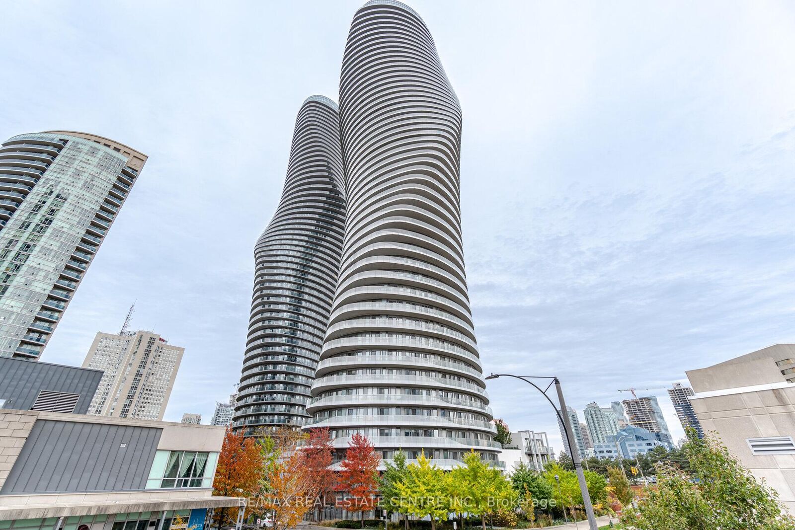Property Photo: 50 Absolute Avenue 802 ON L4Z 0A8
