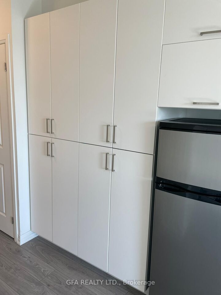 Property Photo: 1900 Simcoe Street N 212 ON L1G 4Y3
