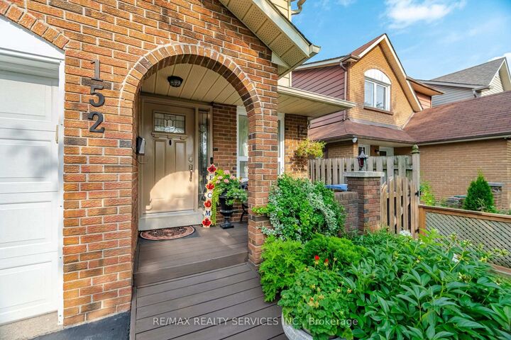 Property Photo: 152 Weybridge Trail ON L6V 3W2