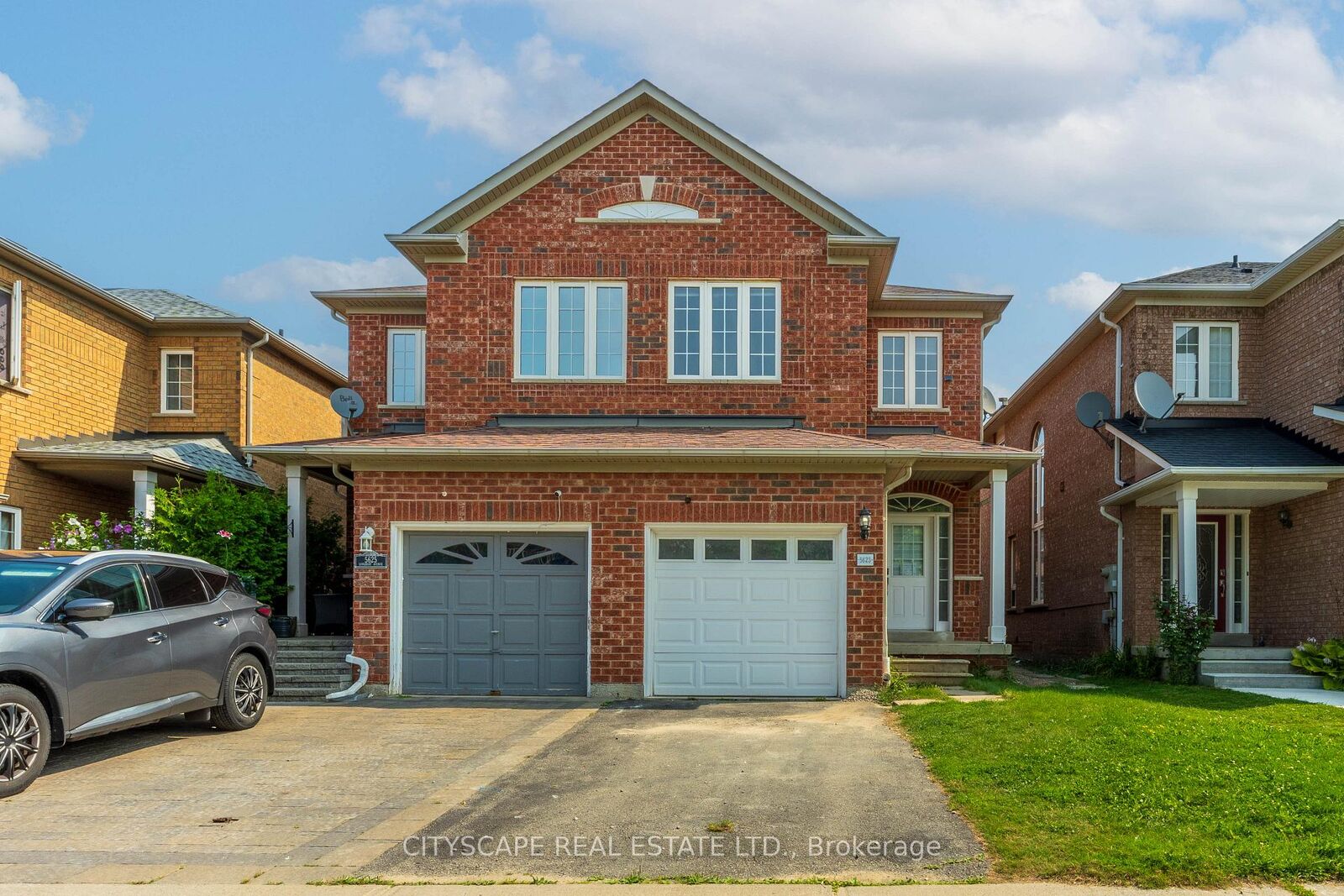 Property Photo:  5623 Longboat Avenue  ON L5M 7E5 
