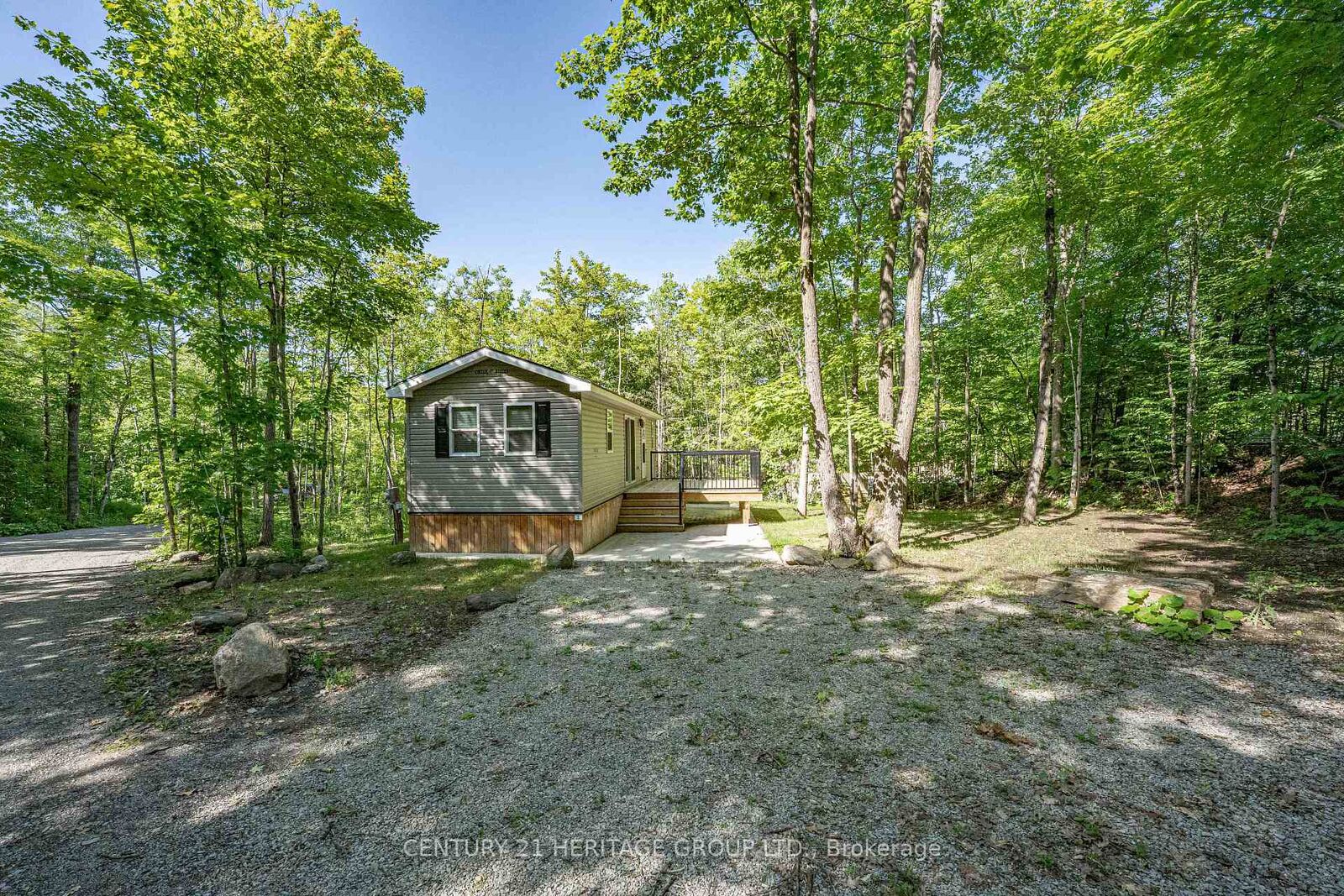 Property Photo:  202 Hidden Glen Road #4  ON L0K 1S0 