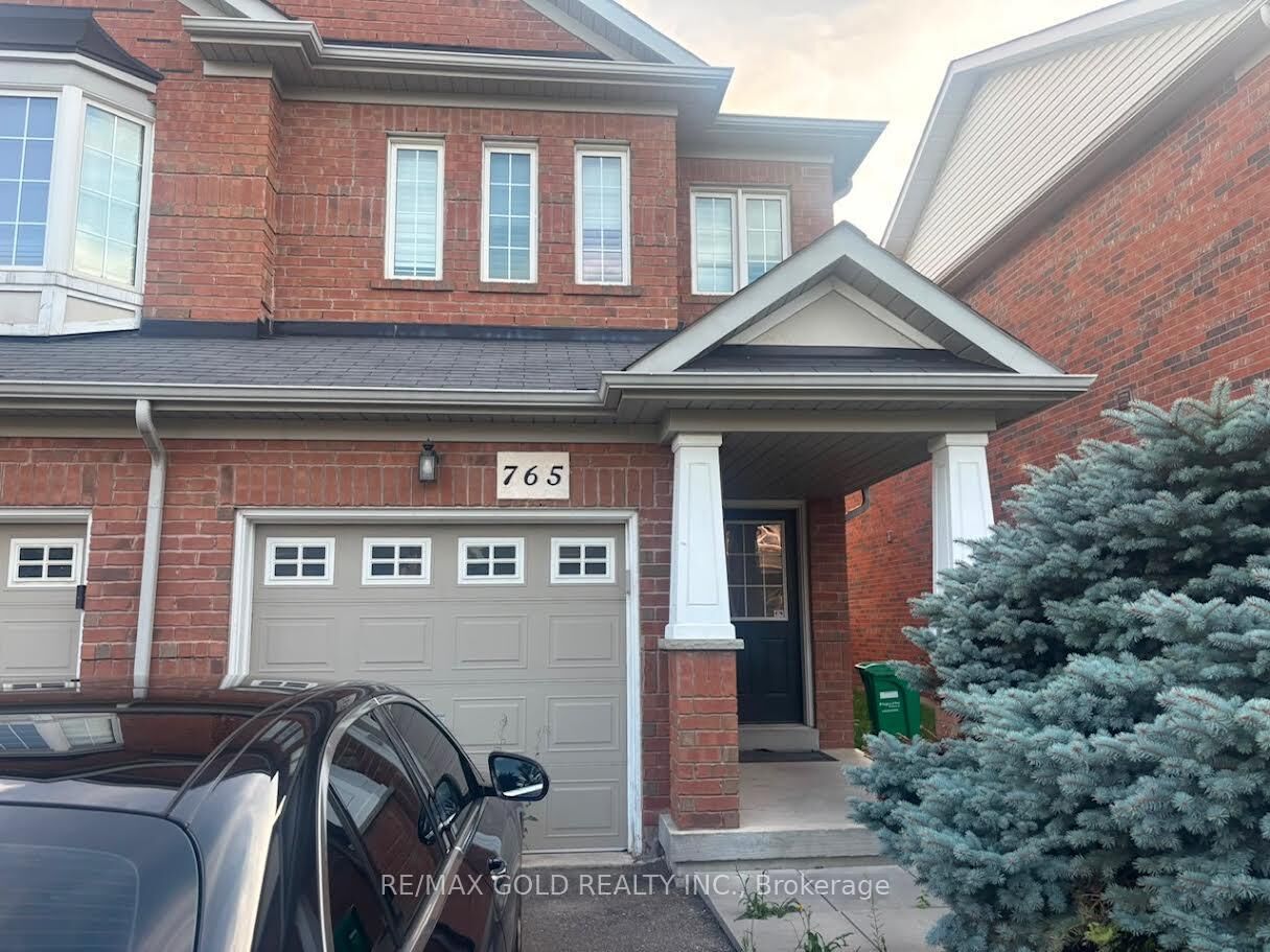 Property Photo:  765 Millworks Crescent  ON L5V 0B9 
