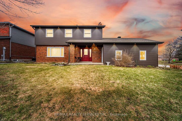 12 Pine Street — photo 1