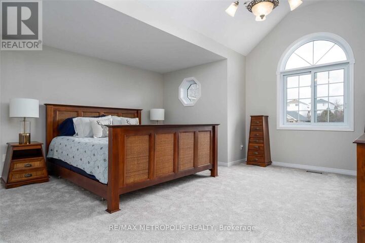 Property Photo: 472 Hidden Creek Drive ON N2N 3M1
