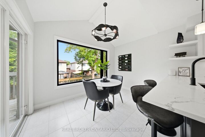 Property Photo:  19 Boulder Crescent  ON N1G 5A3 