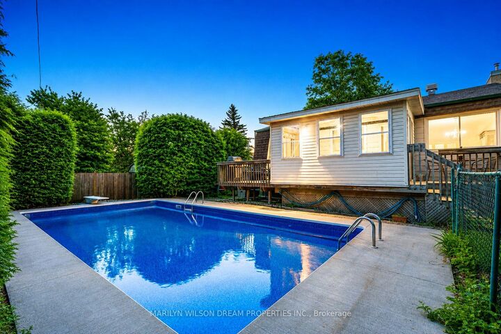 Property Photo: 20 Coolbrook Crescent ON K0A 3P0