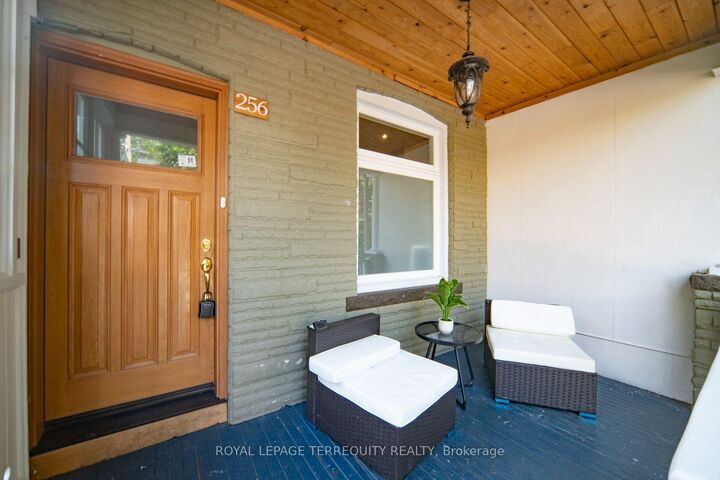 Property Photo: 256 Boston Avenue B ON M4M 2V3
