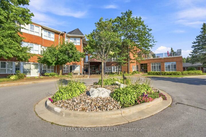 Property Photo:  4 Heritage Way 308  ON K9V 5Z2 