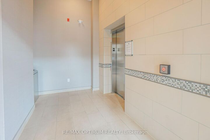 Property Photo:  50 Sky Harbour Drive 315  ON L6Y 6B8 