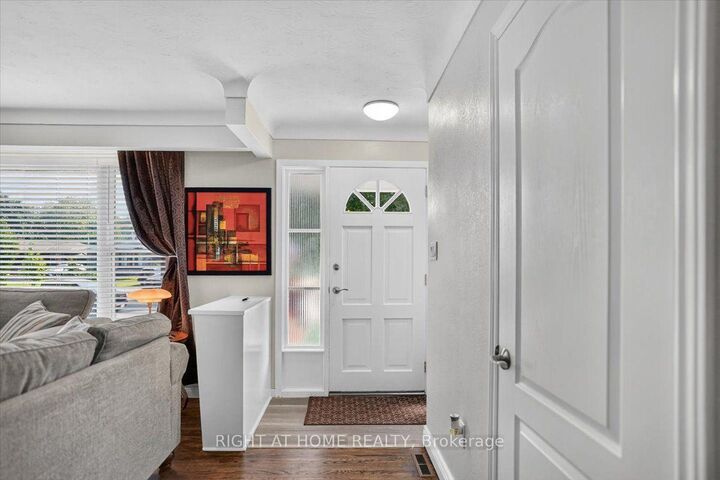Property Photo: 43 Monarch Park Drive ON L2M 3K8