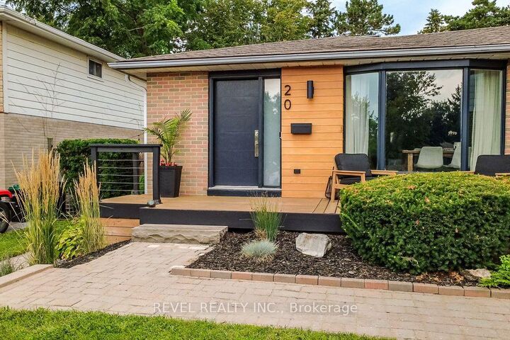 Property Photo: 20 Cynthia Court ON L4M 2X4