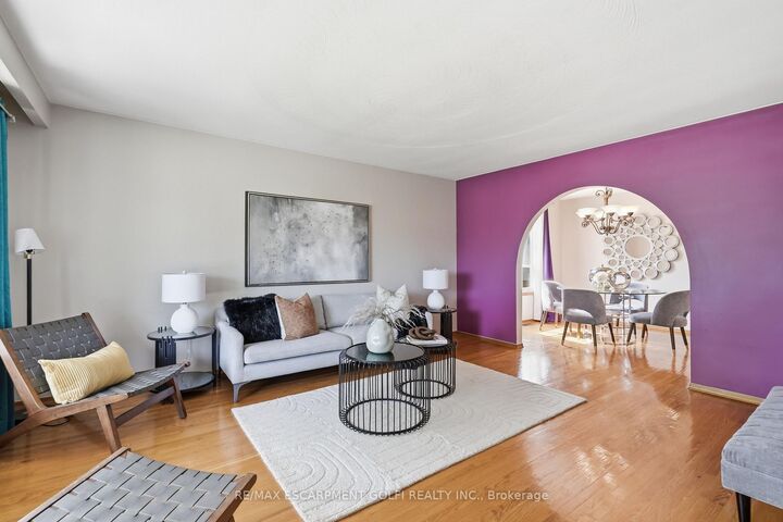 Property Photo: 948 Stone Church Road E ON L8W 1B1